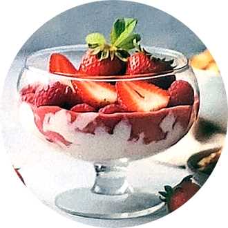 Joghurt-Becher Erdbeere