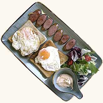 Spiegeleier mit Wurst